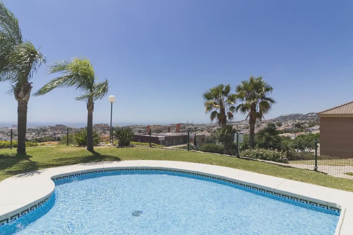 3 bedroom Apartment for sale in Benalmadena with pool garage - € 455,000 (Ref: 9867232)