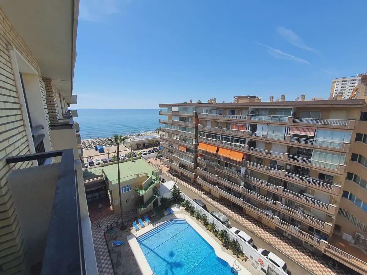1 bedroom Penthouse for sale in Fuengirola with pool - € 335,000 (Ref: 9868931)