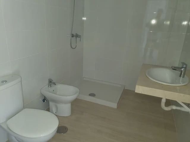 1 bedroom Beach Apartment for sale in Centro ciudad, Fuengirola with pool - € 335,000 (Ref: 9868932)