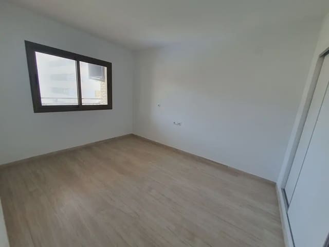 1 bedroom Beach Apartment for sale in Centro ciudad, Fuengirola with pool - € 335,000 (Ref: 9868932)