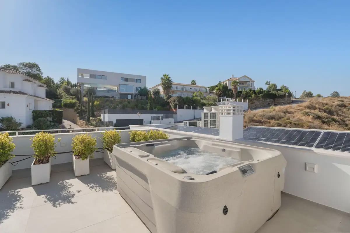 Chalet de 4 habitaciones en Mijas en venta con piscina garaje - 3.295.000 € (Ref: 9873742)