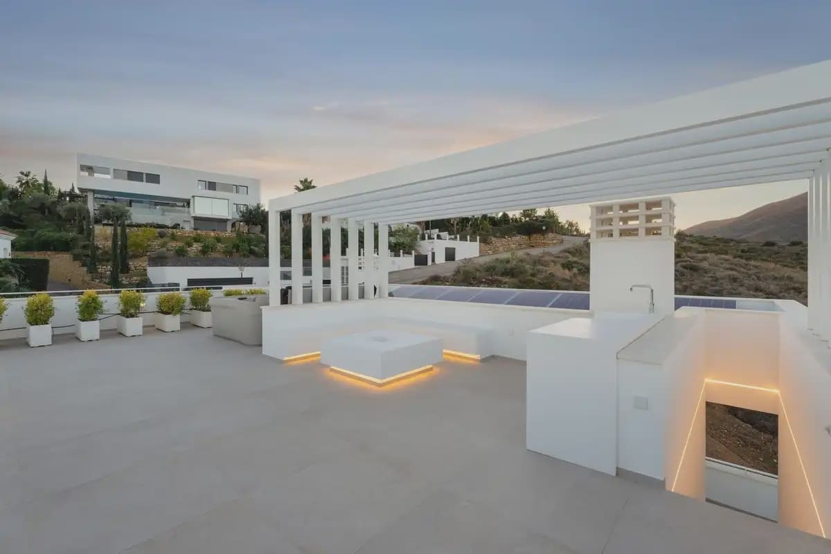 Chalet de 4 habitaciones en Mijas en venta con piscina garaje - 3.295.000 € (Ref: 9873742)