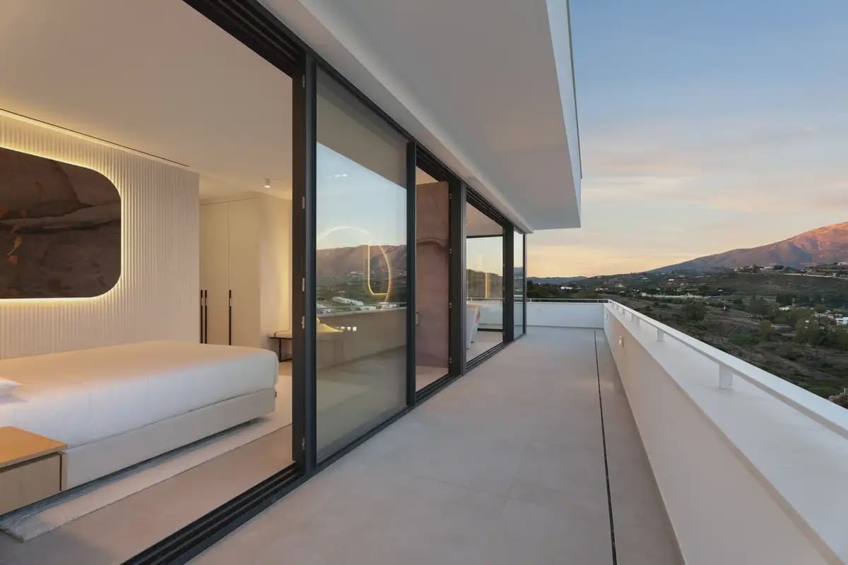 Chalet de 4 habitaciones en Mijas en venta con piscina garaje - 3.295.000 € (Ref: 9873742)
