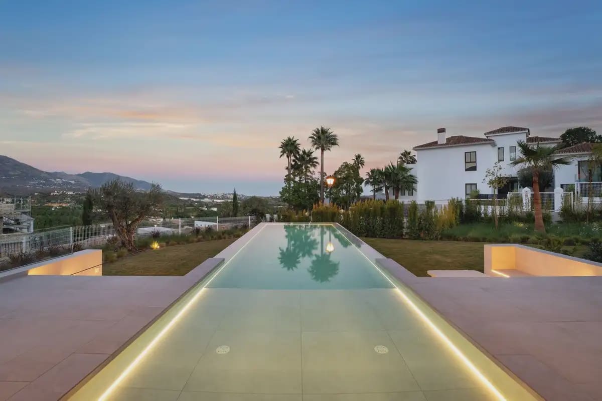 Chalet de 4 habitaciones en Mijas en venta con piscina garaje - 3.295.000 € (Ref: 9873742)