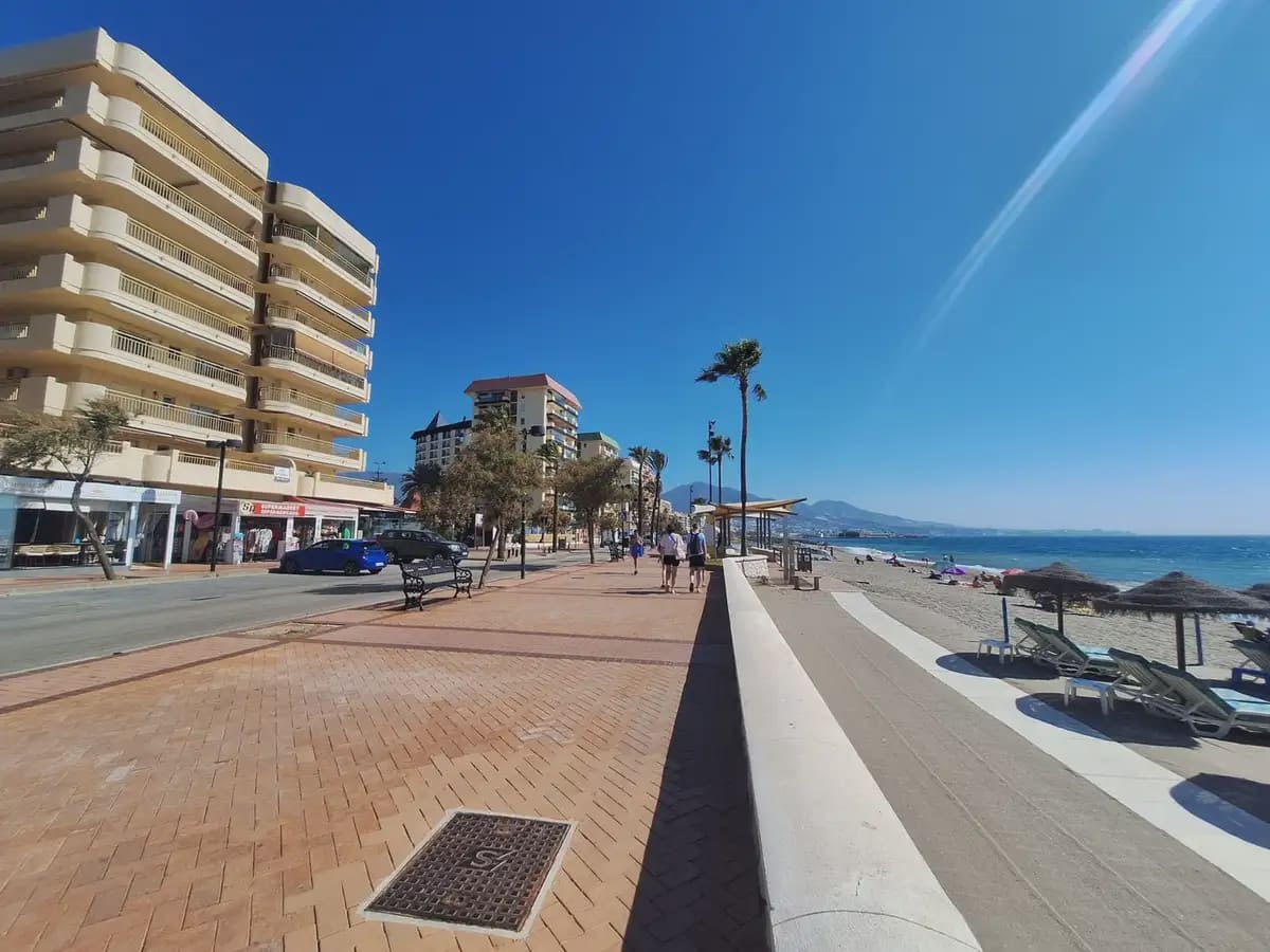 2 slaapkamer Strandappartement te koop in Fuengirola - € 593.000 (Ref: 9873744)