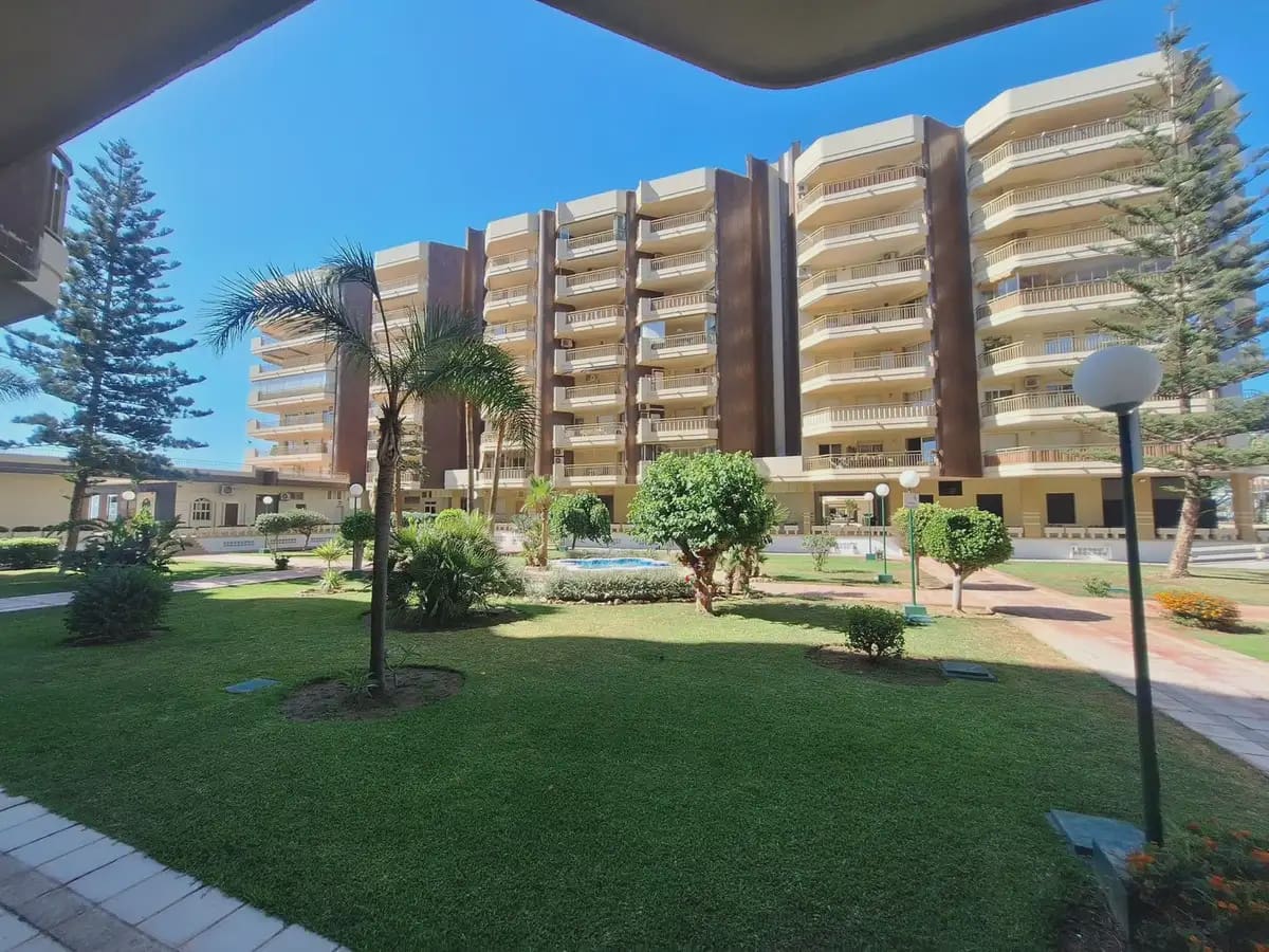 2 slaapkamer Strandappartement te koop in Fuengirola - € 593.000 (Ref: 9873744)