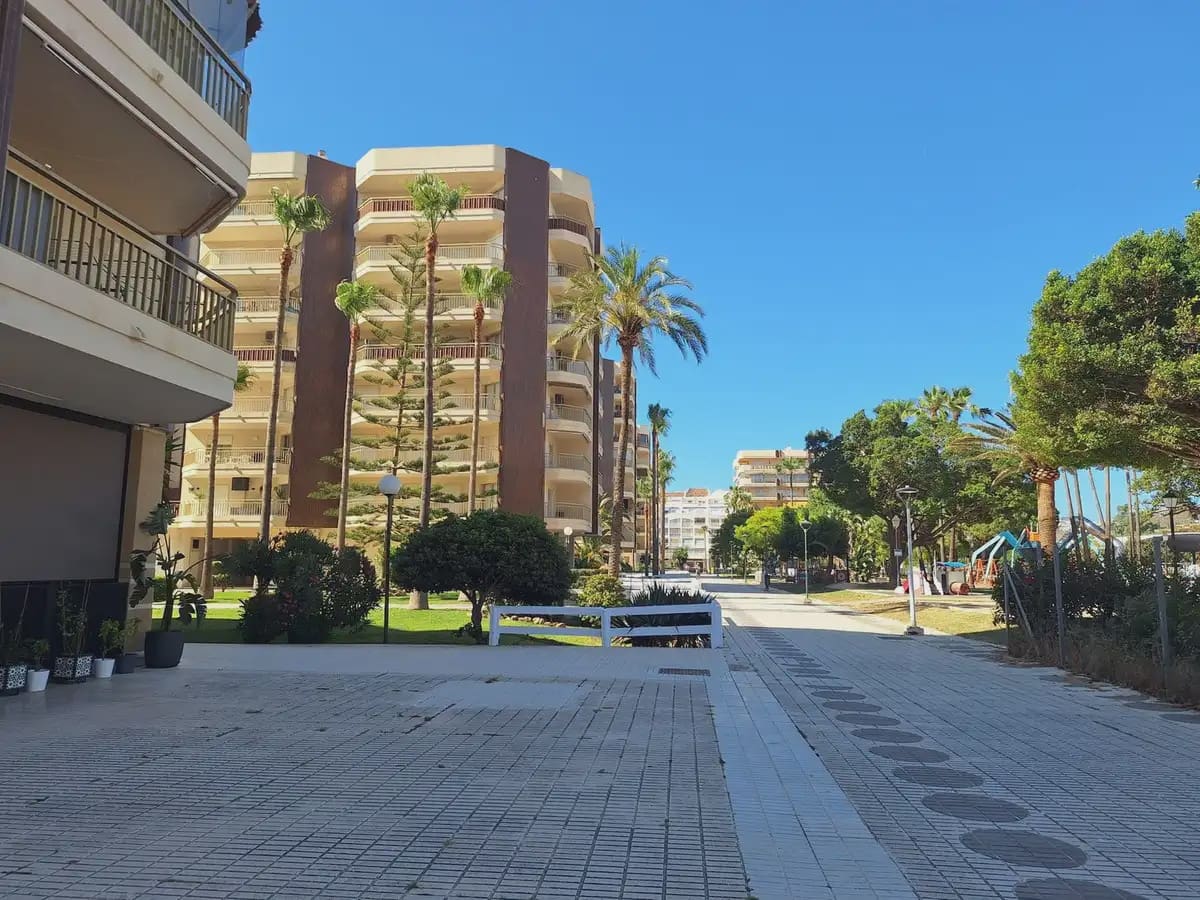 2 slaapkamer Strandappartement te koop in Fuengirola - € 593.000 (Ref: 9873744)