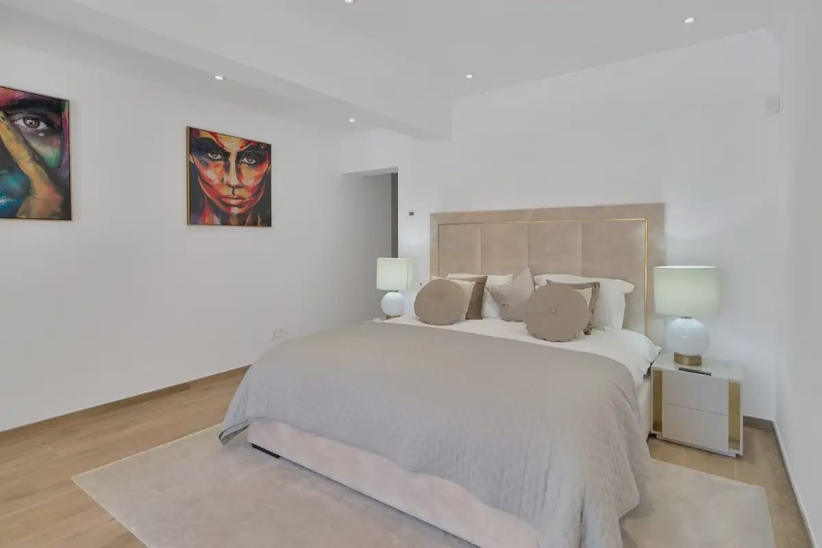 6 sypialnia Willa na sprzedaż w Marbella z basenem garażem - 3 500 000 € (Ref: 9873746)
