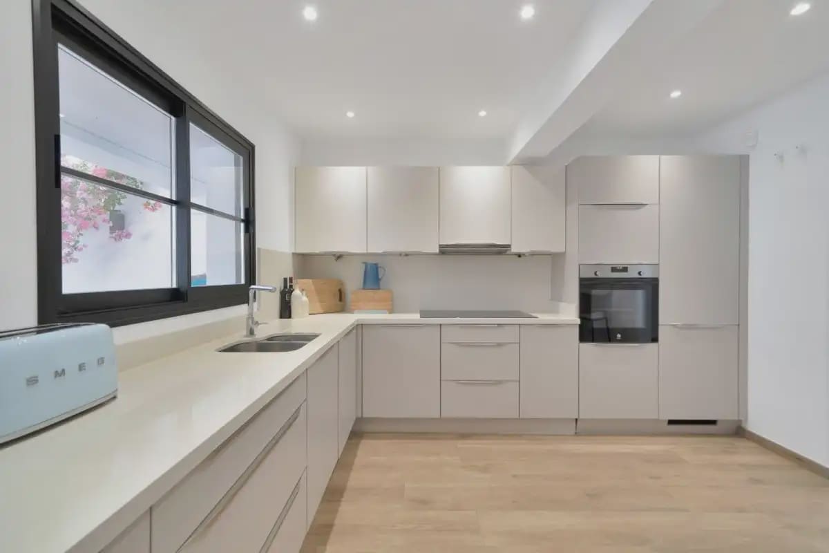 6 sypialnia Willa na sprzedaż w Marbella z basenem garażem - 3 500 000 € (Ref: 9873746)