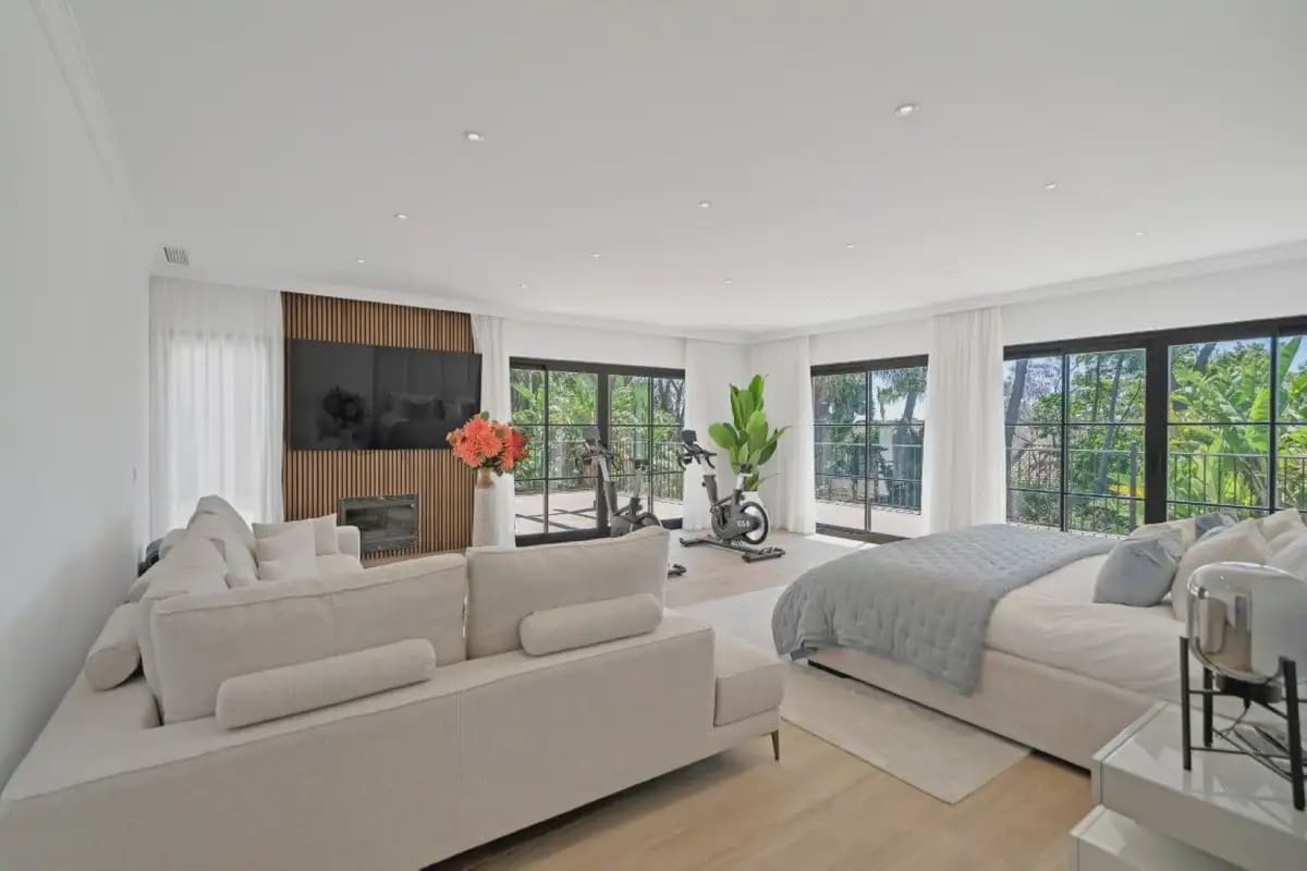 6 sypialnia Willa na sprzedaż w Marbella z basenem garażem - 3 500 000 € (Ref: 9873746)