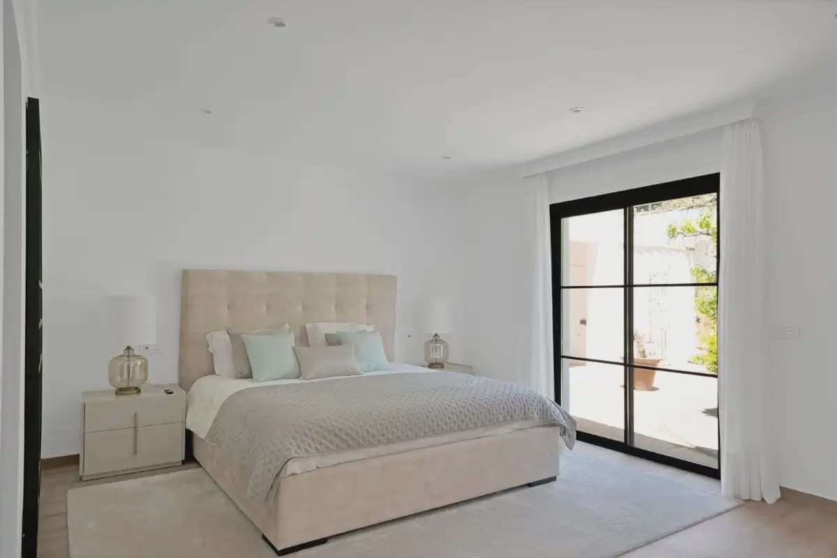 6 sypialnia Willa na sprzedaż w Marbella z basenem garażem - 3 500 000 € (Ref: 9873746)