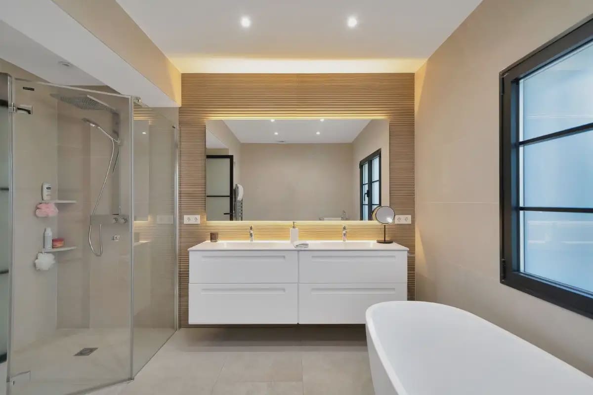 6 sypialnia Willa na sprzedaż w Marbella z basenem garażem - 3 500 000 € (Ref: 9873746)