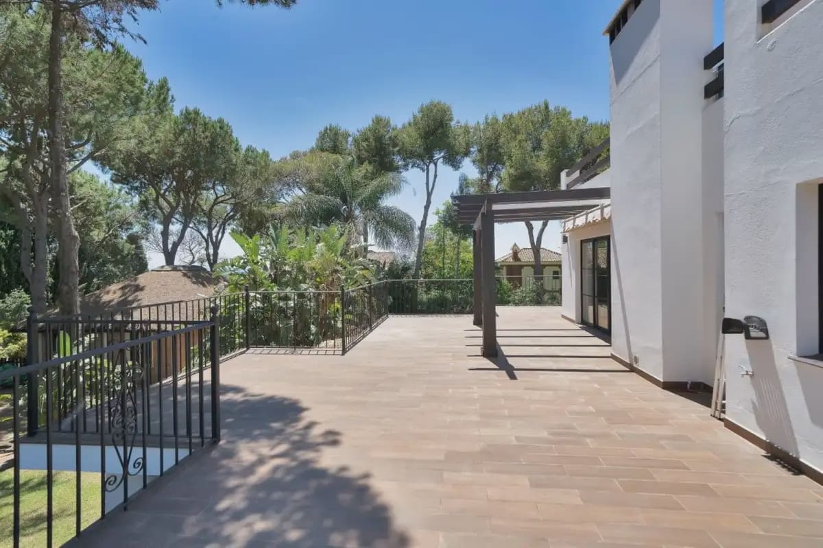 6 sypialnia Willa na sprzedaż w Marbella z basenem garażem - 3 500 000 € (Ref: 9873746)