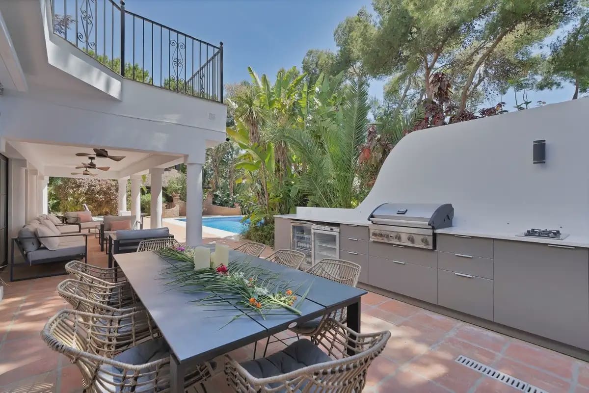 6 sypialnia Willa na sprzedaż w Marbella z basenem garażem - 3 500 000 € (Ref: 9873746)