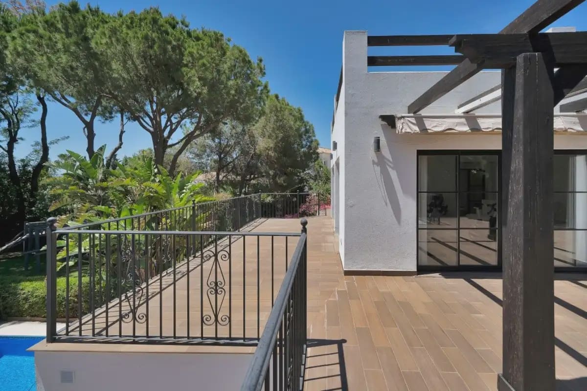 6 sypialnia Willa na sprzedaż w Marbella z basenem garażem - 3 500 000 € (Ref: 9873746)