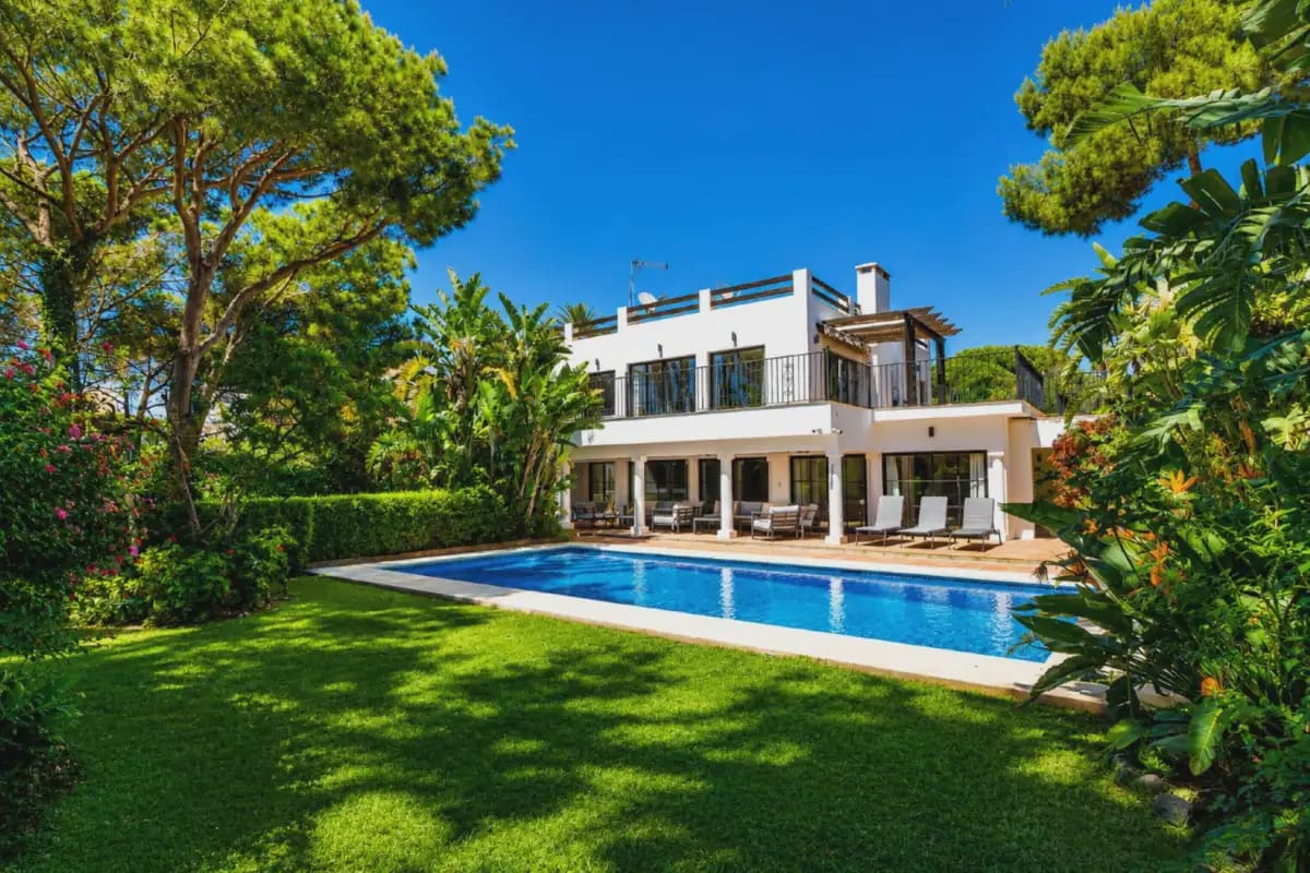 6 sypialnia Willa na sprzedaż w Marbella z basenem garażem - 3 500 000 € (Ref: 9873746)