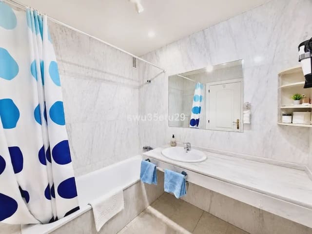 1 sypialnia Apartament na sprzedaż w Centro ciudad, Fuengirola z basenem garażem - 385 000 € (Ref: 9876702)