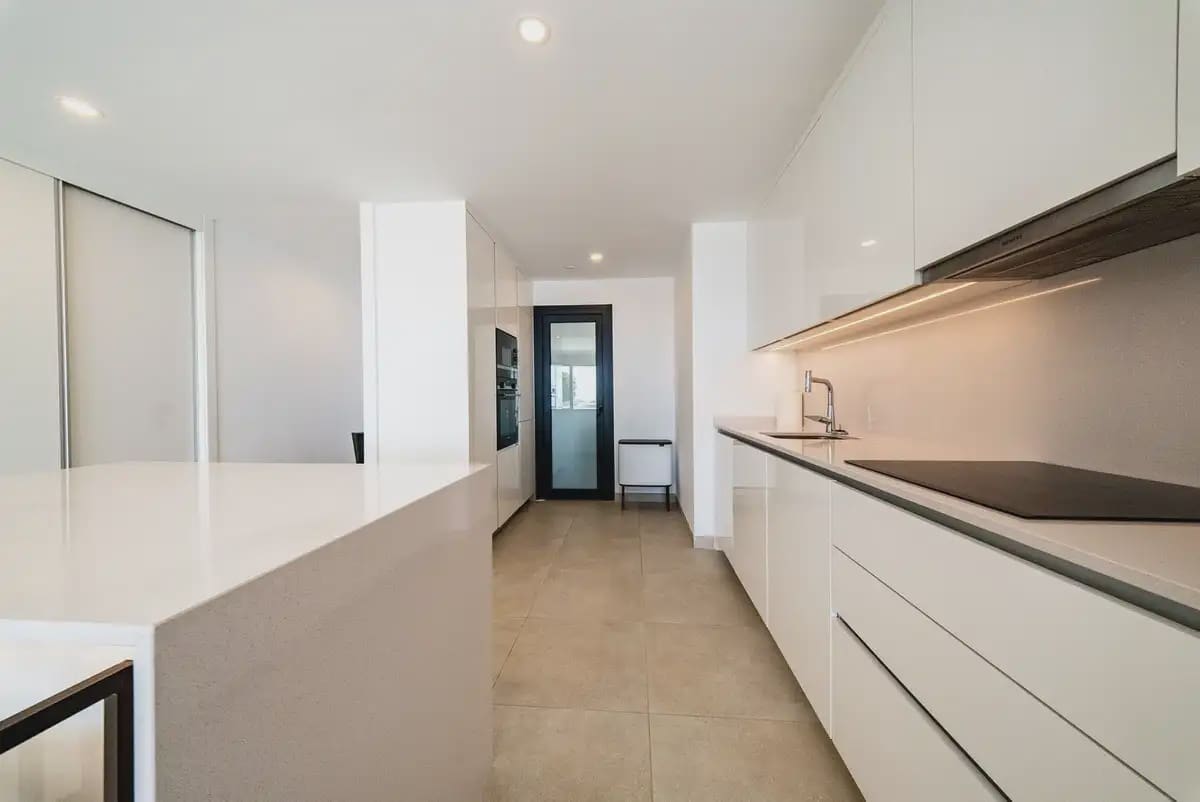3 sypialnia Penthouse na sprzedaż w Fuengirola z basenem garażem - 1 350 000 € (Ref: 9876704)