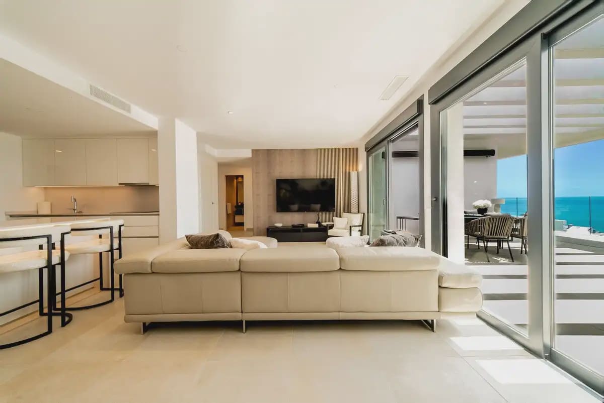 3 sypialnia Penthouse na sprzedaż w Fuengirola z basenem garażem - 1 350 000 € (Ref: 9876704)