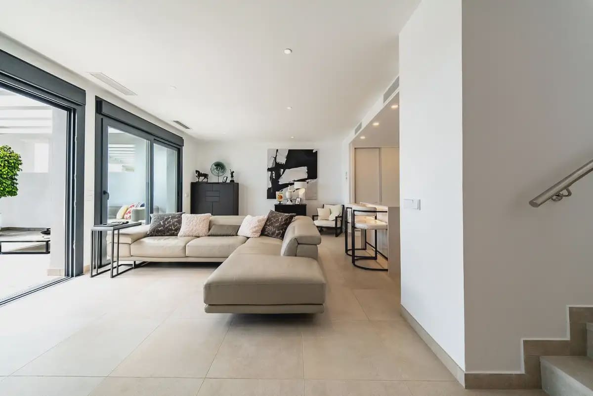 3 sypialnia Penthouse na sprzedaż w Fuengirola z basenem garażem - 1 350 000 € (Ref: 9876704)