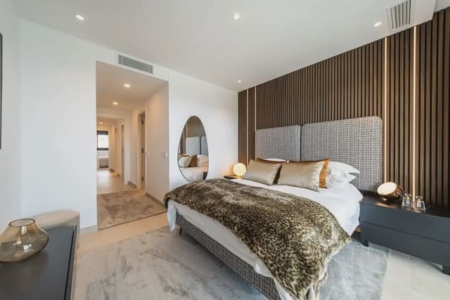 3 quarto Penthouse para venda em Las Gaviotas  - Carvajal, Fuengirola com piscina garagem - 1 350 000 € (Ref: 9876704)