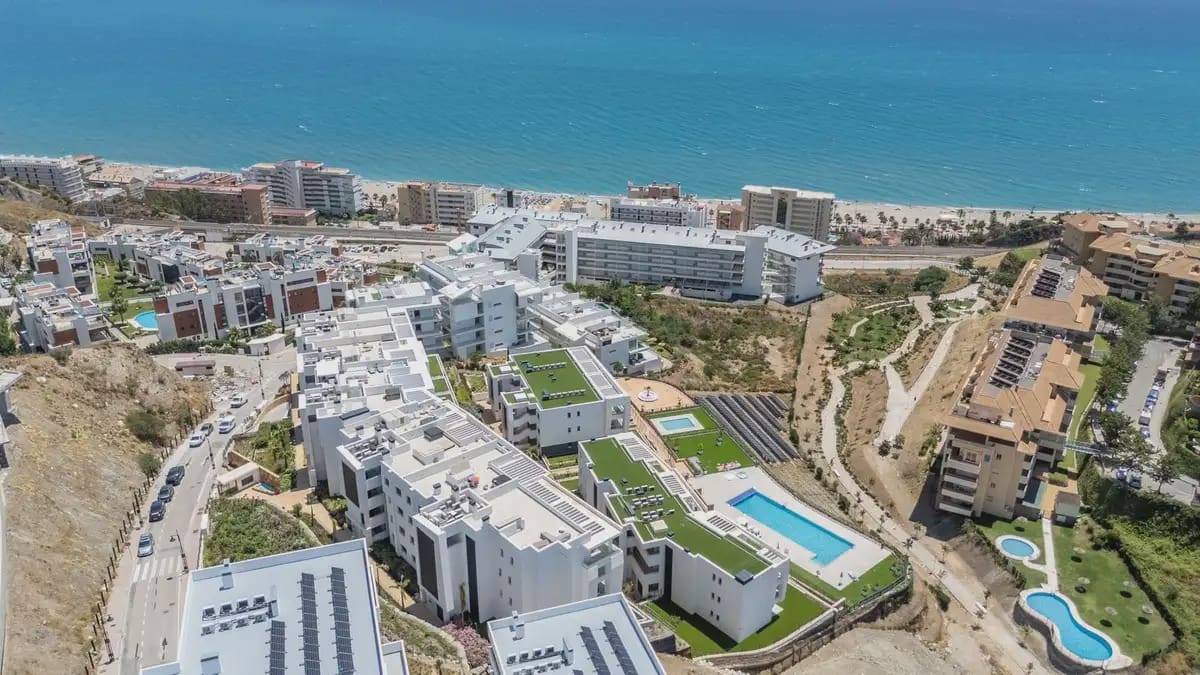 3 sypialnia Penthouse na sprzedaż w Fuengirola z basenem garażem - 1 275 000 € (Ref: 9876704)