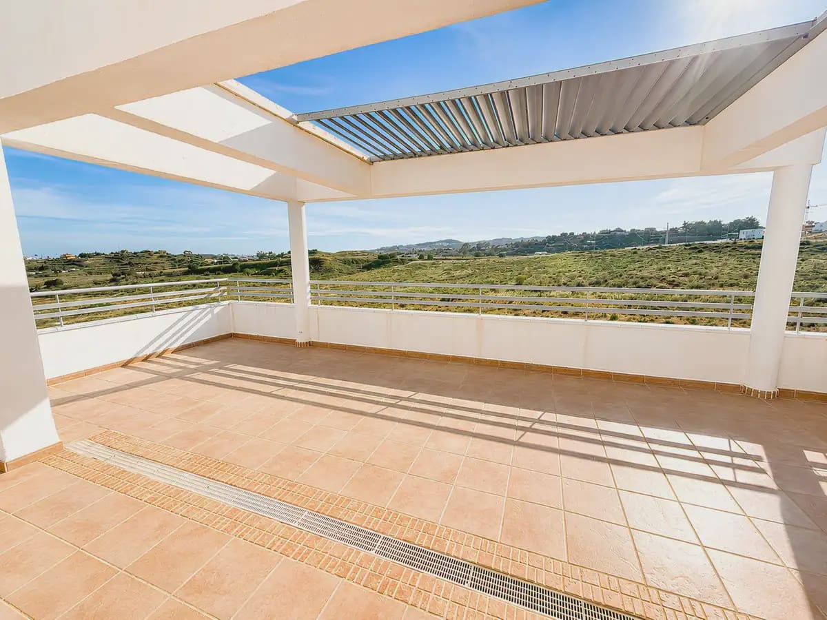 5 sypialnia Penthouse na sprzedaż w Mijas z basenem garażem - 595 000 € (Ref: 9876706)