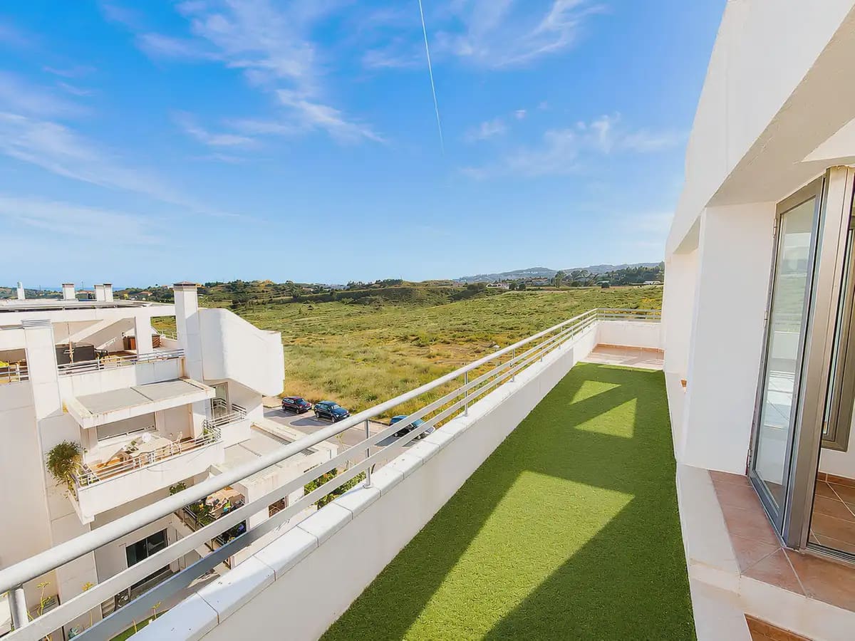 5 sypialnia Penthouse na sprzedaż w Mijas z basenem garażem - 595 000 € (Ref: 9876706)