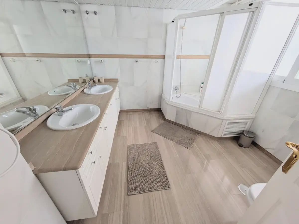 3 bedroom Apartment for sale in Benalmadena with pool - € 1,030,000 (Ref: 9879174)