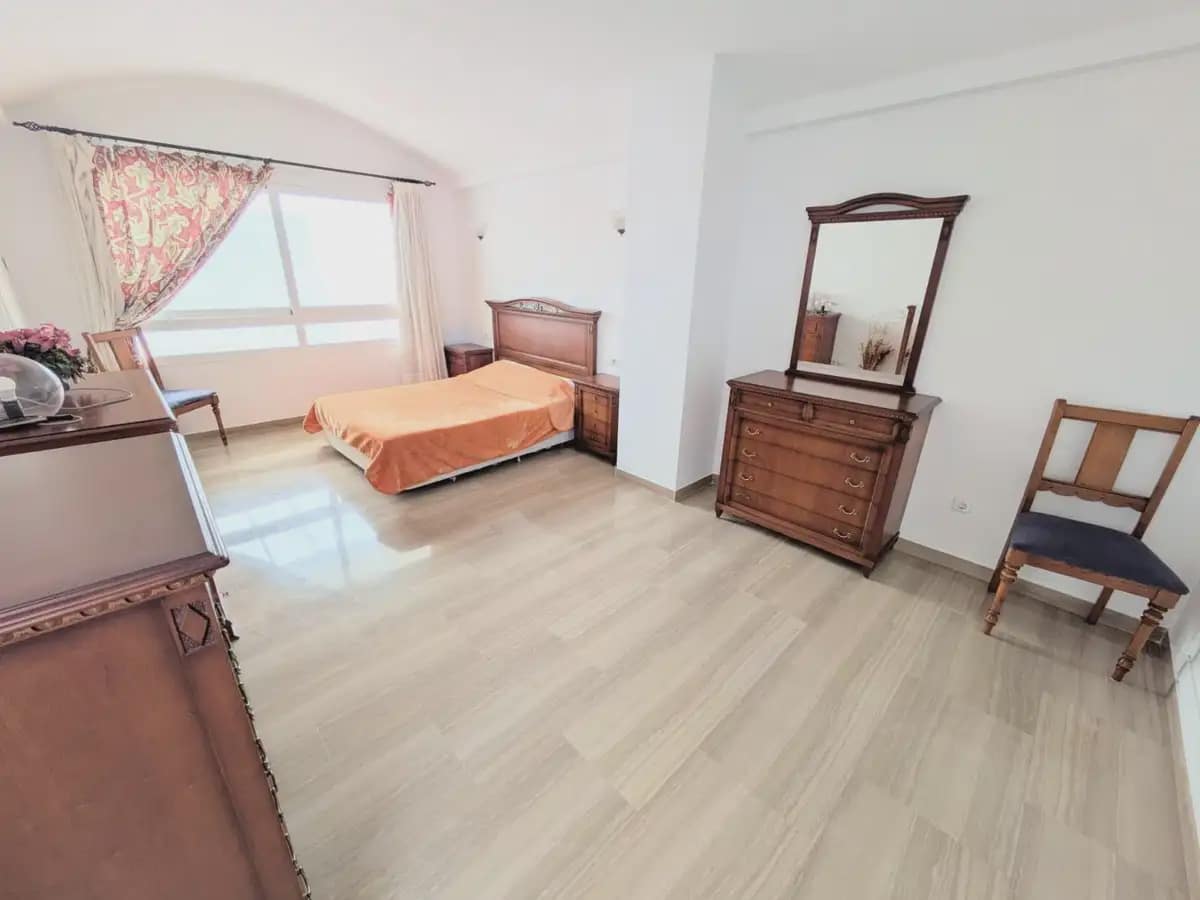 3 bedroom Apartment for sale in Benalmadena with pool - € 1,030,000 (Ref: 9879174)