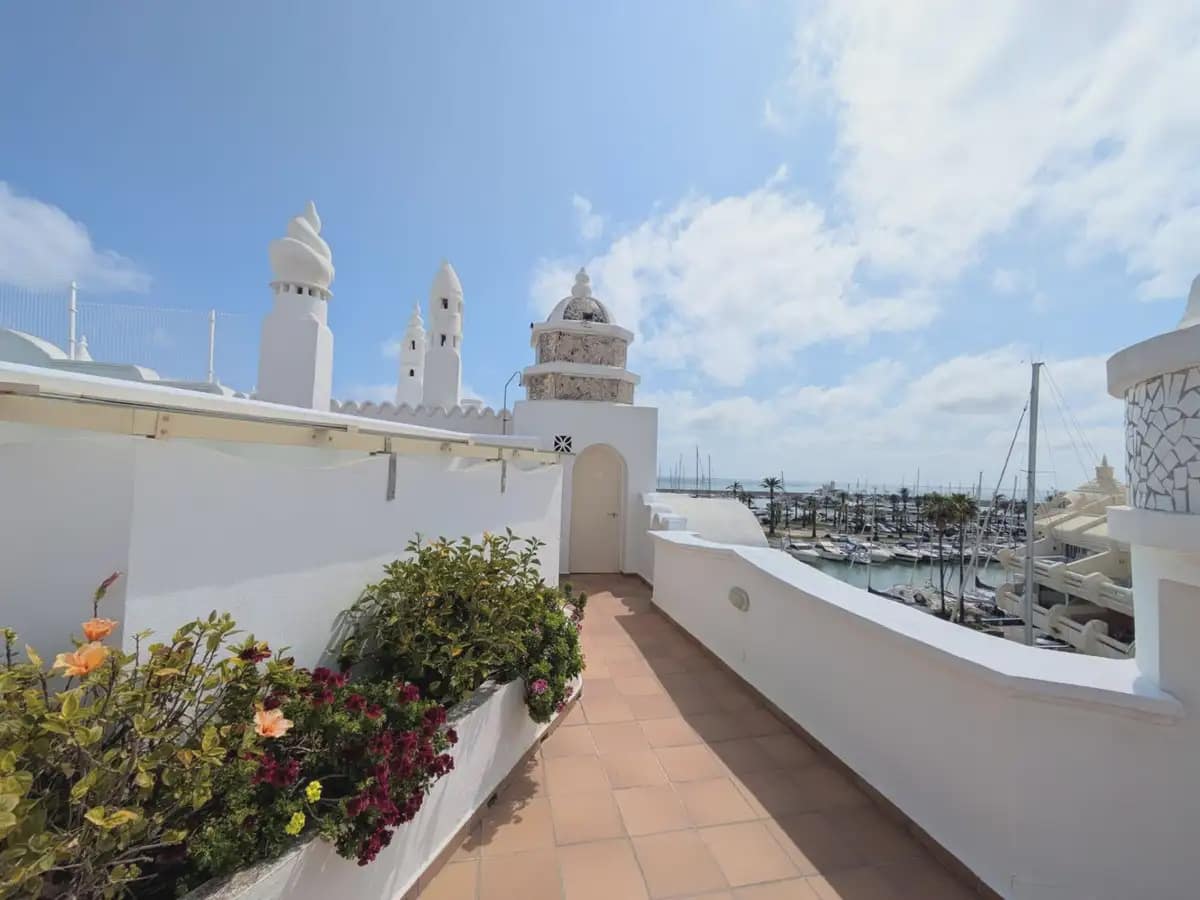 3 bedroom Apartment for sale in Benalmadena with pool - € 1,030,000 (Ref: 9879174)