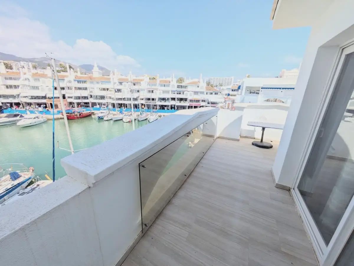 3 bedroom Apartment for sale in Benalmadena with pool - € 1,030,000 (Ref: 9879174)