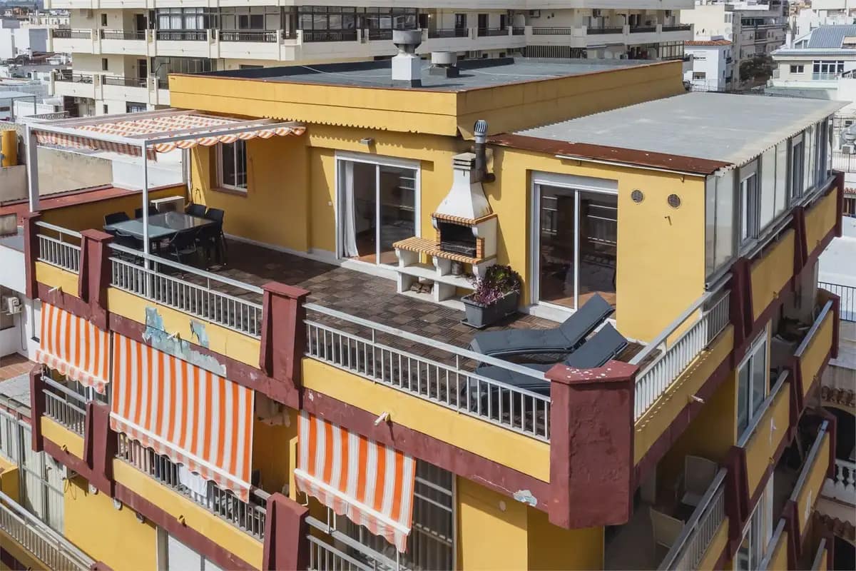 3 makuuhuone Kattohuoneisto myytävänä paikassa Fuengirola - 439 000 € (Ref: 9879176)