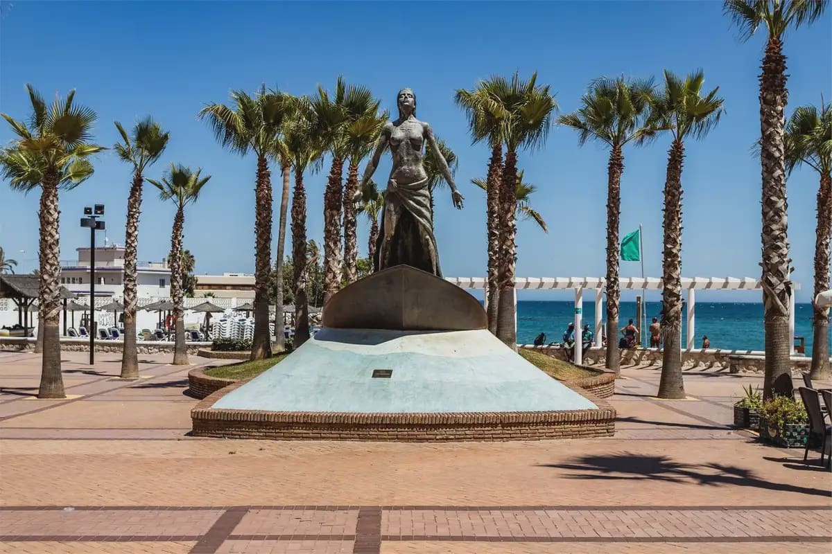 3 makuuhuone Kattohuoneisto myytävänä paikassa Fuengirola - 439 000 € (Ref: 9879176)