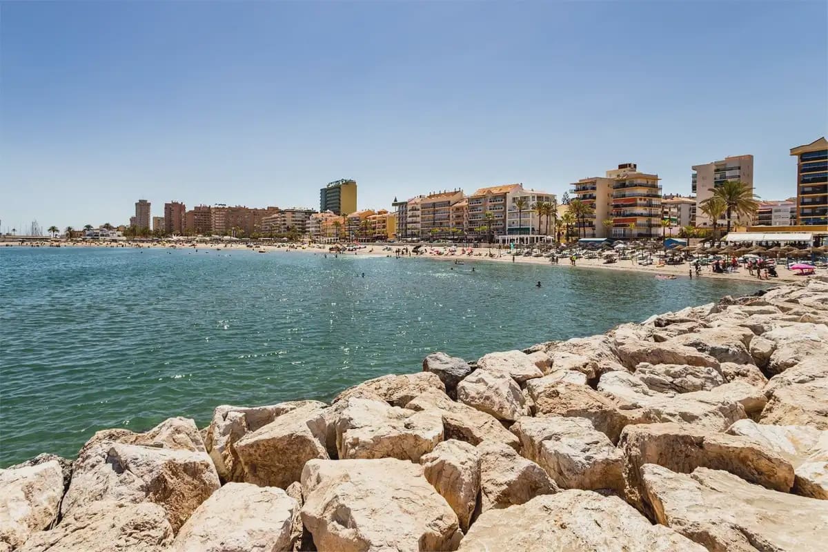 3 makuuhuone Kattohuoneisto myytävänä paikassa Fuengirola - 439 000 € (Ref: 9879176)