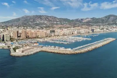 Ático de 3 habitaciones en Fuengirola en venta - 439.000 € (Ref: 9879176)