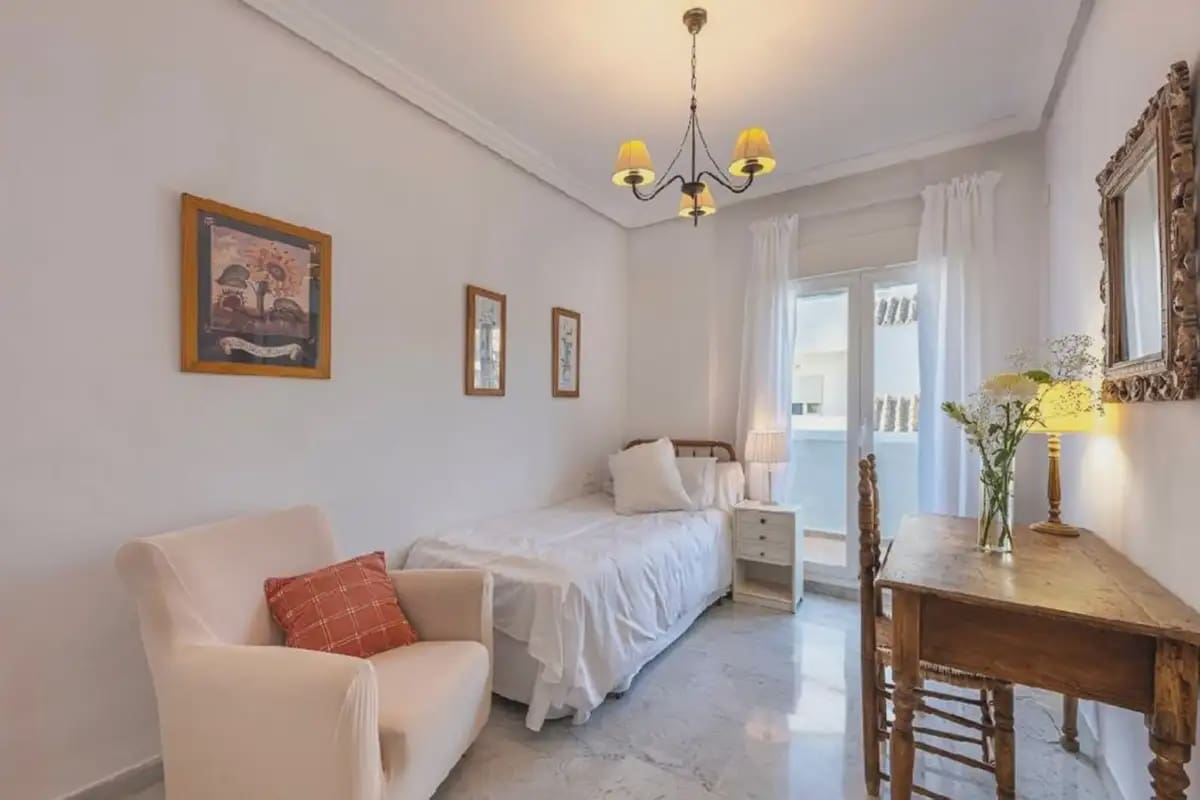 4 sypialnia Apartament przy plaży na sprzedaż w Marbella z basenem garażem - 1 350 000 € (Ref: 9885091)