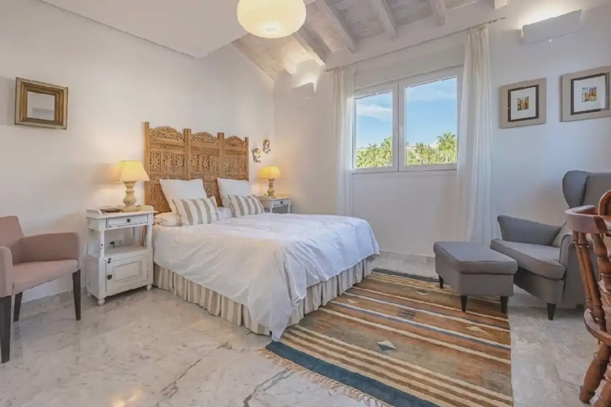 4 sypialnia Apartament przy plaży na sprzedaż w Marbella z basenem garażem - 1 350 000 € (Ref: 9885091)
