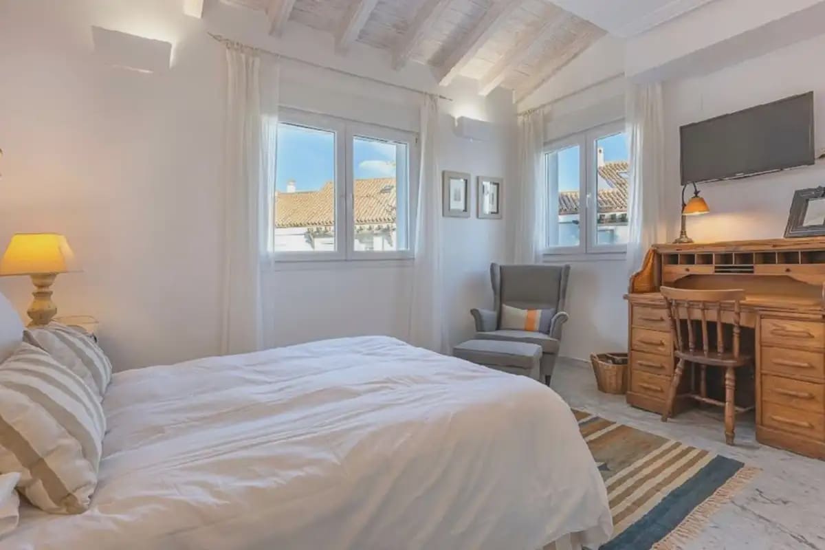 4 sypialnia Apartament przy plaży na sprzedaż w Marbella z basenem garażem - 1 350 000 € (Ref: 9885091)