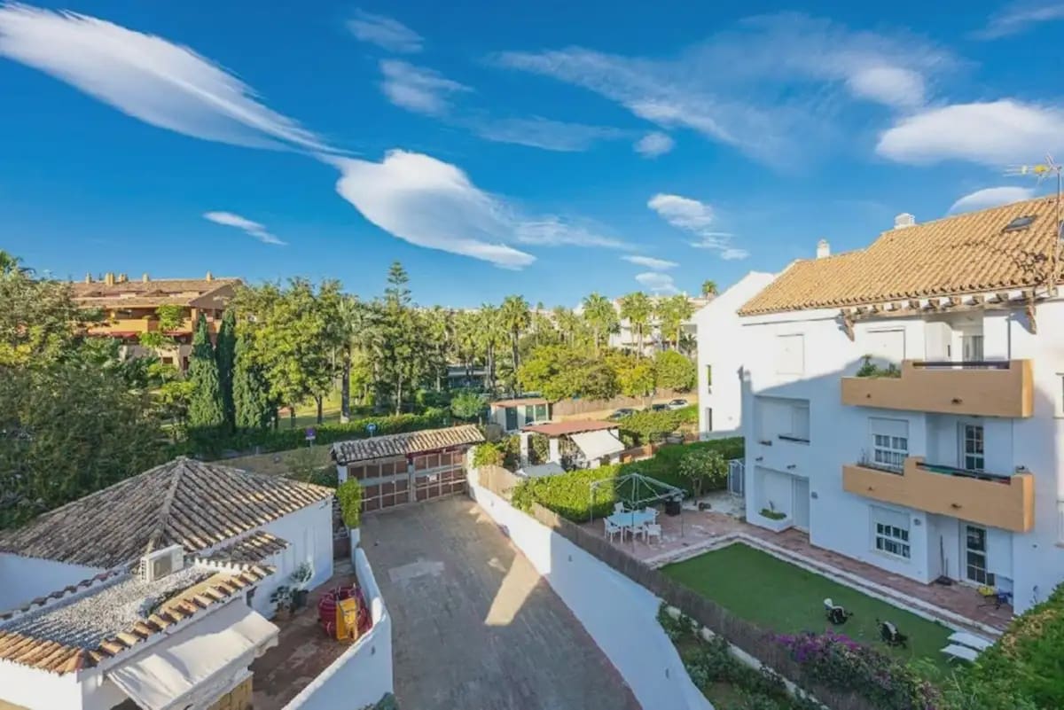 4 sypialnia Apartament przy plaży na sprzedaż w Marbella z basenem garażem - 1 350 000 € (Ref: 9885091)