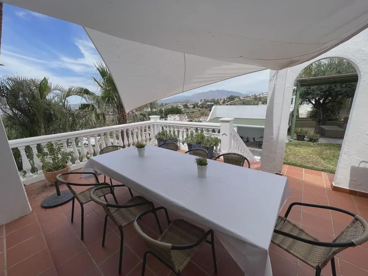 6 sovrum Villa till salu i Mijas med pool garage - 595 000 € (Ref: 9885097)