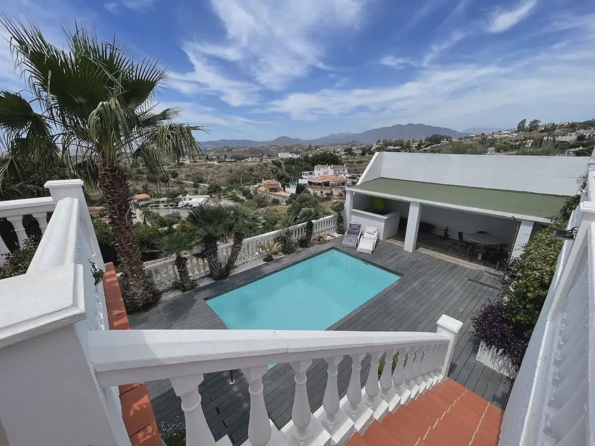 6 sovrum Villa till salu i Mijas med pool garage - 595 000 € (Ref: 9885097)