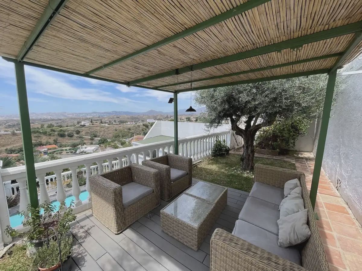 6 sovrum Villa till salu i Mijas med pool garage - 595 000 € (Ref: 9885097)