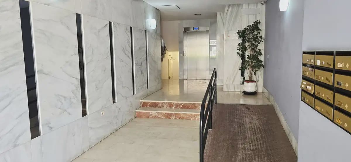 4 quarto Apartamento para venda em Fuengirola com piscina garagem - 450 000 € (Ref: 9885098)