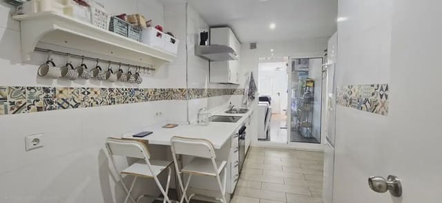 4 makuuhuone Huoneisto myytävänä paikassa Centro ciudad, Fuengirola mukana uima-altaan 
autotalli - 450 000 € (Ref: 9885098)
