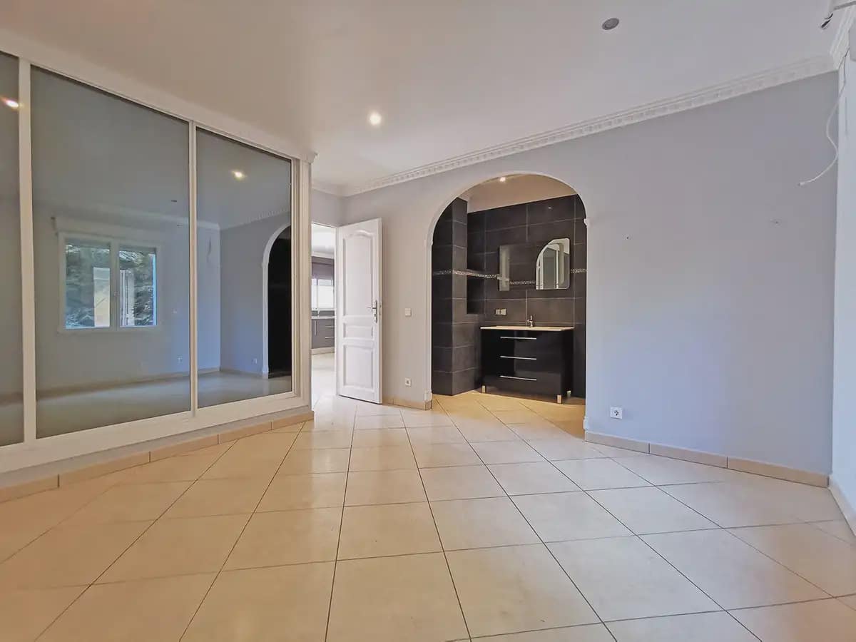 9 soverom Villa til salgs i Benalmadena med svømmebasseng garasje - € 2 950 000 (Ref: 9885337)