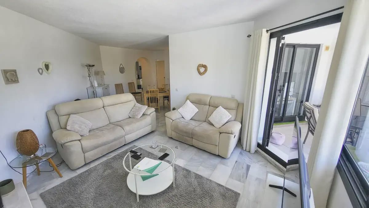 2 soveværelse Lejlighed til salg i Mijas med swimmingpool - € 375.000 (Ref: 9890621)
