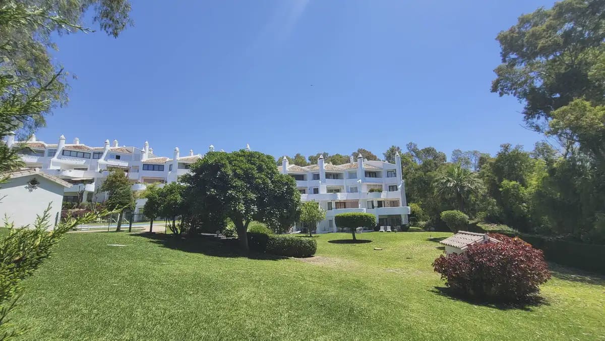 2 soveværelse Lejlighed til salg i Mijas med swimmingpool - € 375.000 (Ref: 9890621)