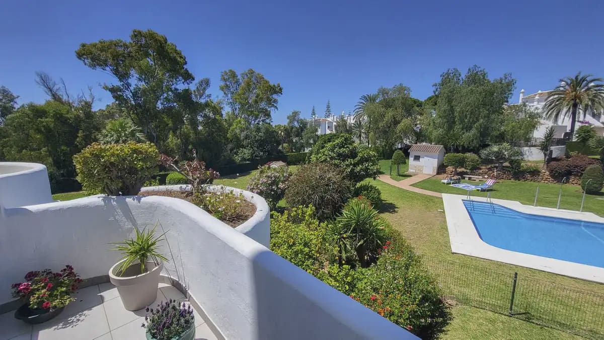 2 soveværelse Lejlighed til salg i Mijas med swimmingpool - € 375.000 (Ref: 9890621)