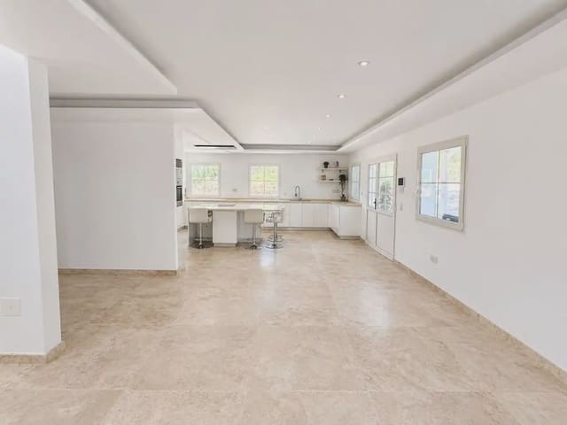 5 sypialnia Willa na sprzedaż w La Cala de Mijas, Mijas z basenem garażem - 1 170 000 € (Ref: 9892600)